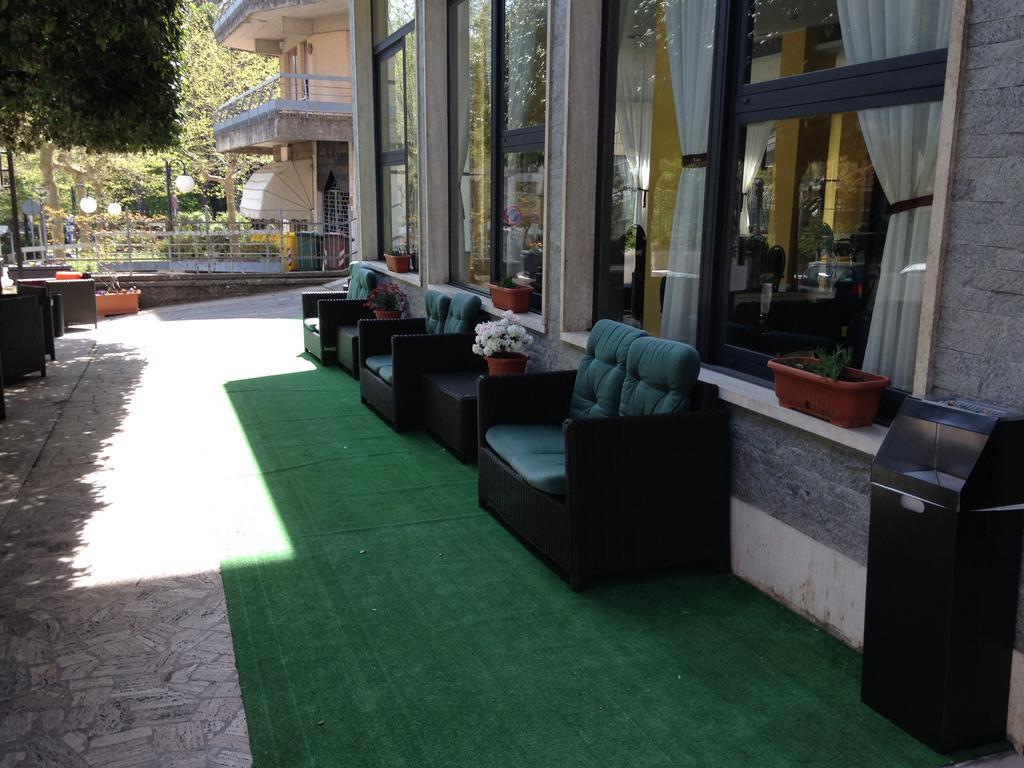 Hotel Mediterraneo Chianciano Terme Exterior photo