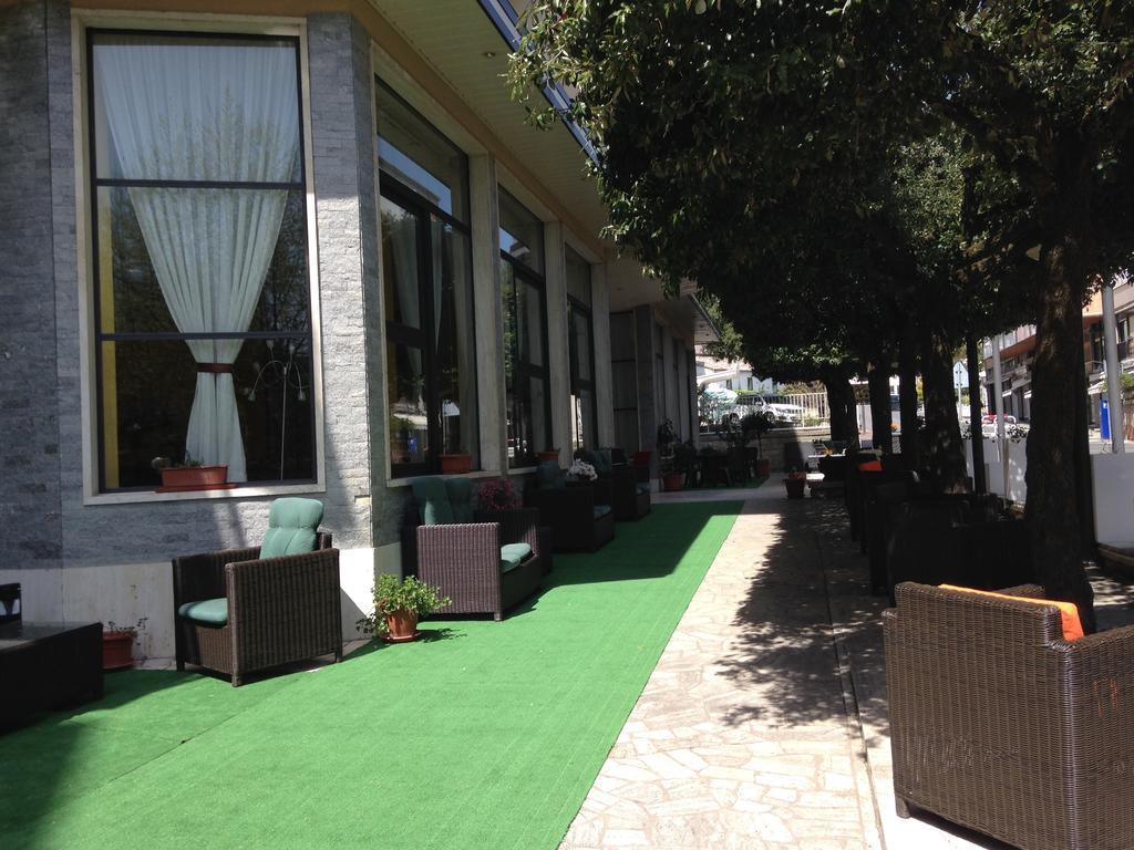 Hotel Mediterraneo Chianciano Terme Exterior photo