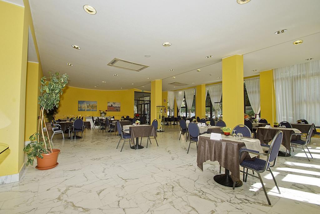 Hotel Mediterraneo Chianciano Terme Exterior photo
