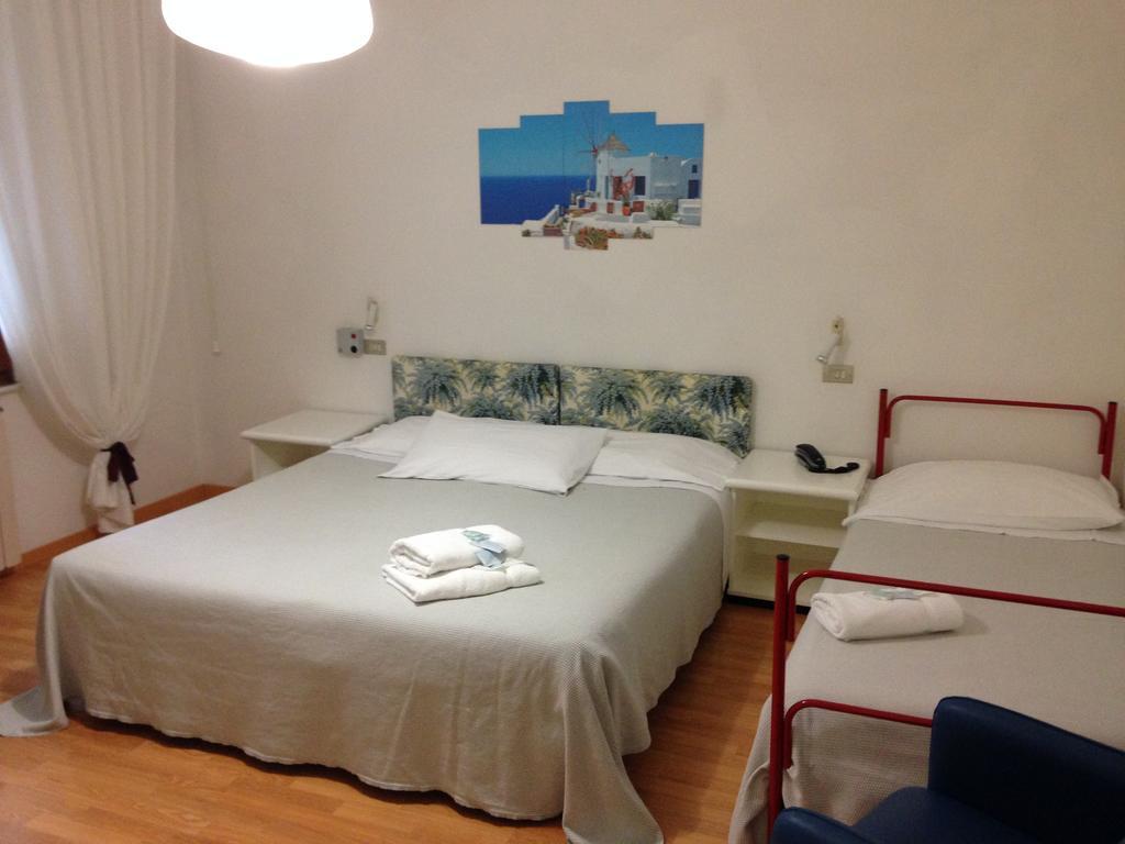 Hotel Mediterraneo Chianciano Terme Room photo
