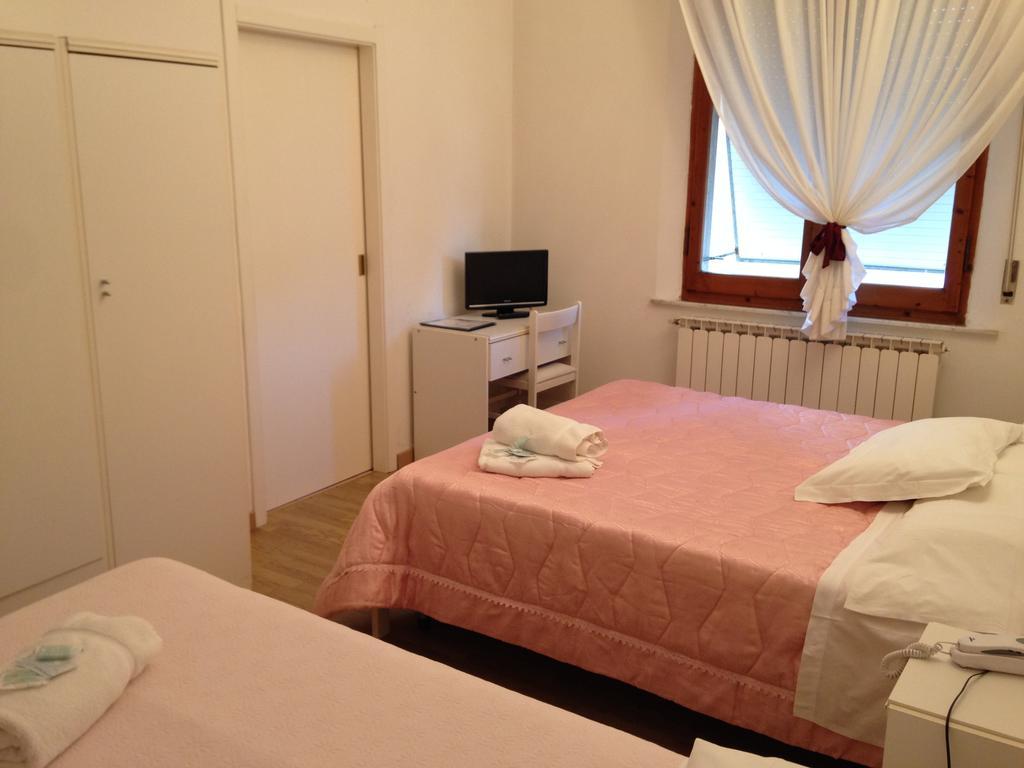 Hotel Mediterraneo Chianciano Terme Room photo